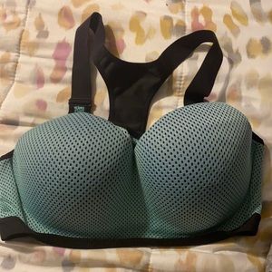 Victoria’s secrets sports bra